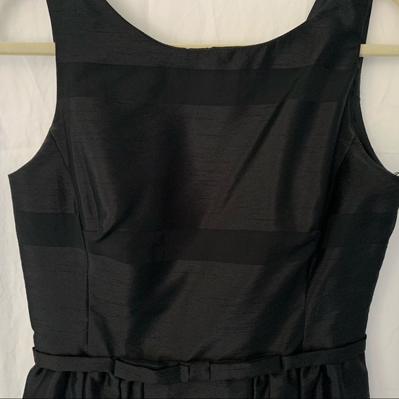 EUC TAYLOR DRESSES Button Back Fit and Flare Dress - Picture 5 of 13